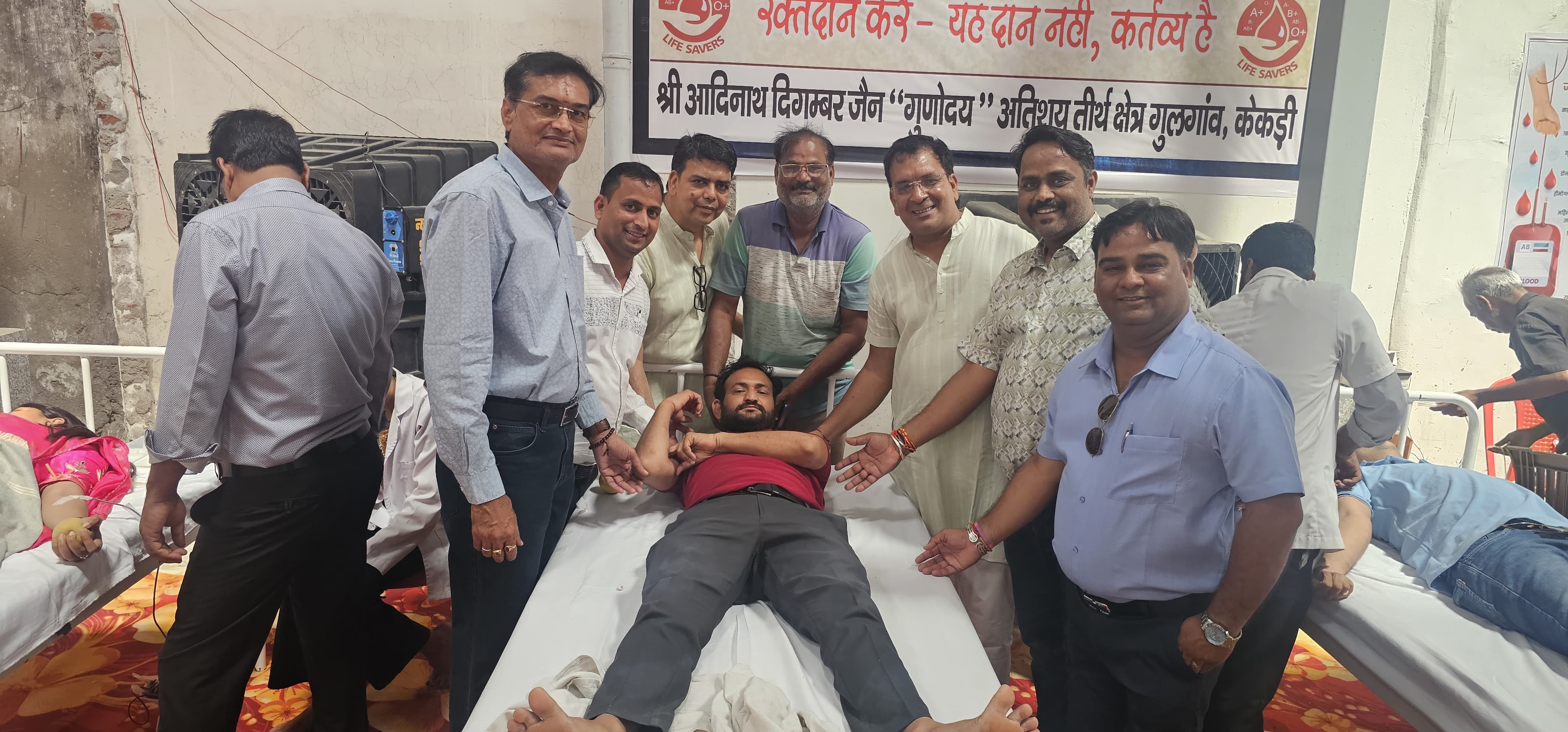 महावीर जयंती पर सकल जैन समाज ने आयोजित किया विशाल रक्तदान शिविर, 275 से अधिक रक्तदाताओं ने उत्साह से किया रक्तदान