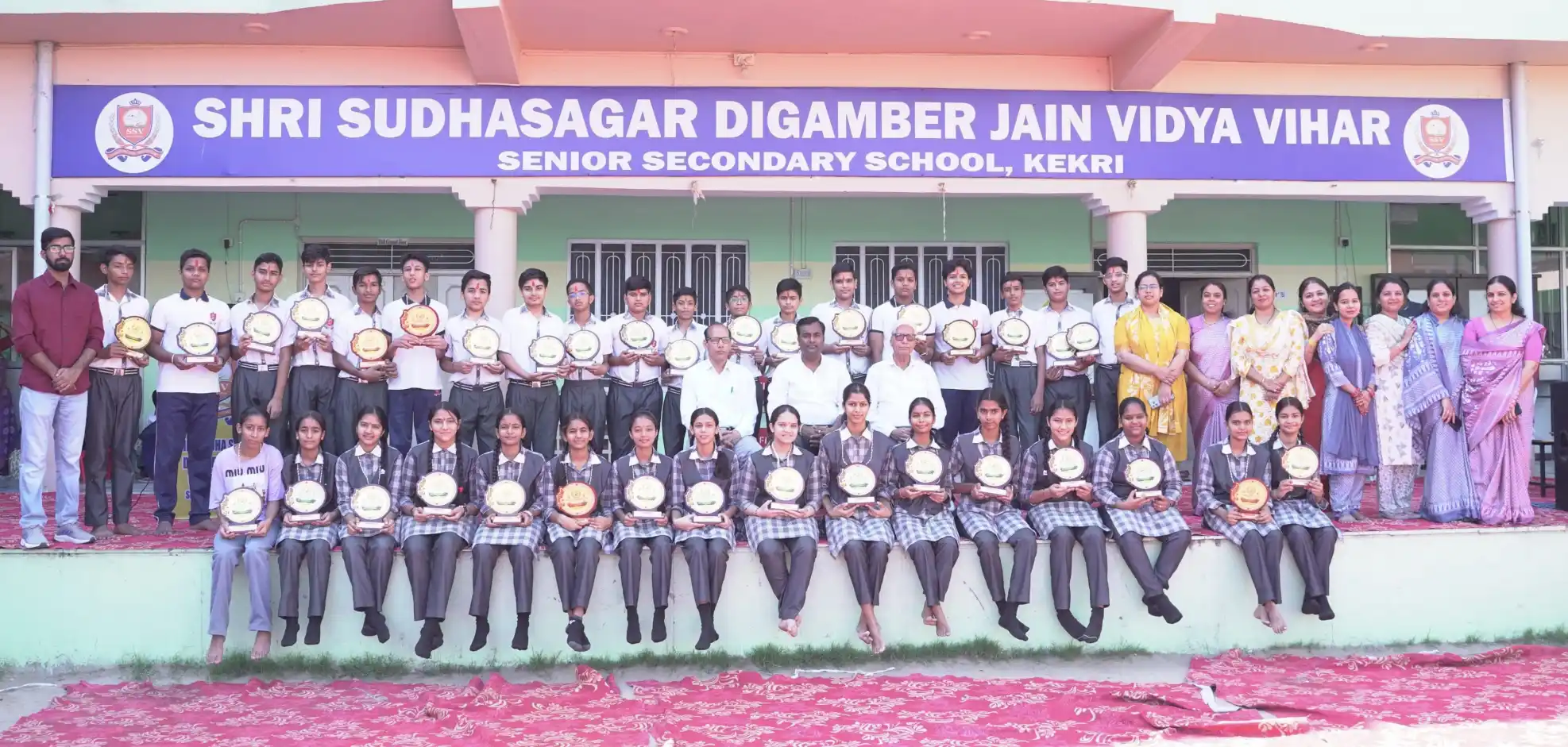 प्रतिभाओं का सम्मान: 66 विद्यार्थियों ने बढ़ाया श्री सुधासागर स्कूल का गौरव