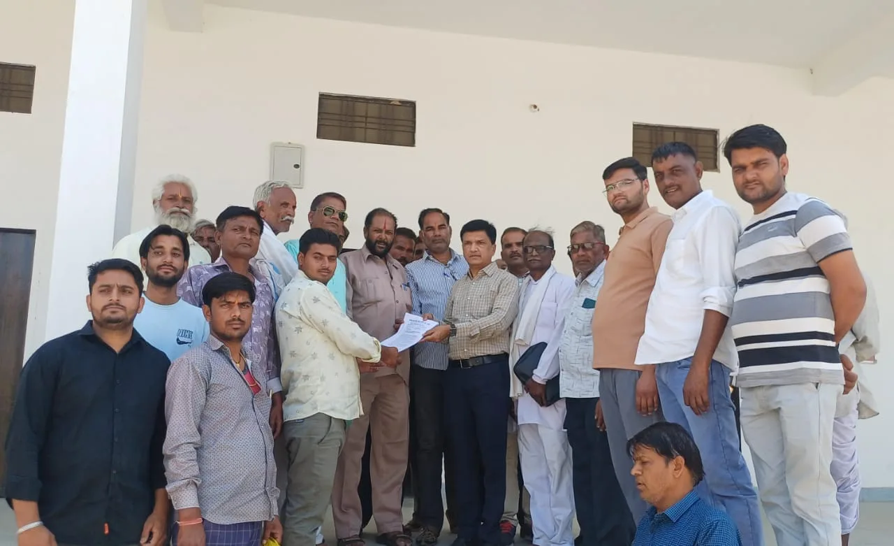 केकड़ी में वैष्णव पुजारी समाज ने सौंपा ज्ञापन, डोली भूमि व OBC सूची में शामिल करने की मांग