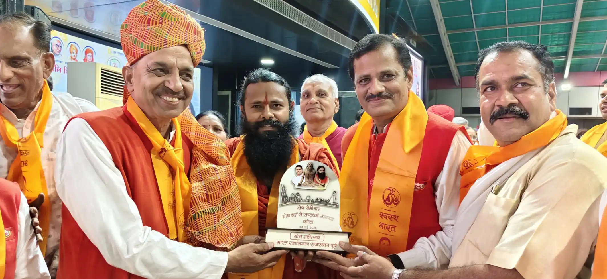 गांधी पार्क योग कक्षा को राज्य स्तरीय सम्मान, योग शिक्षक जे.पी. सोनी सम्मानित
