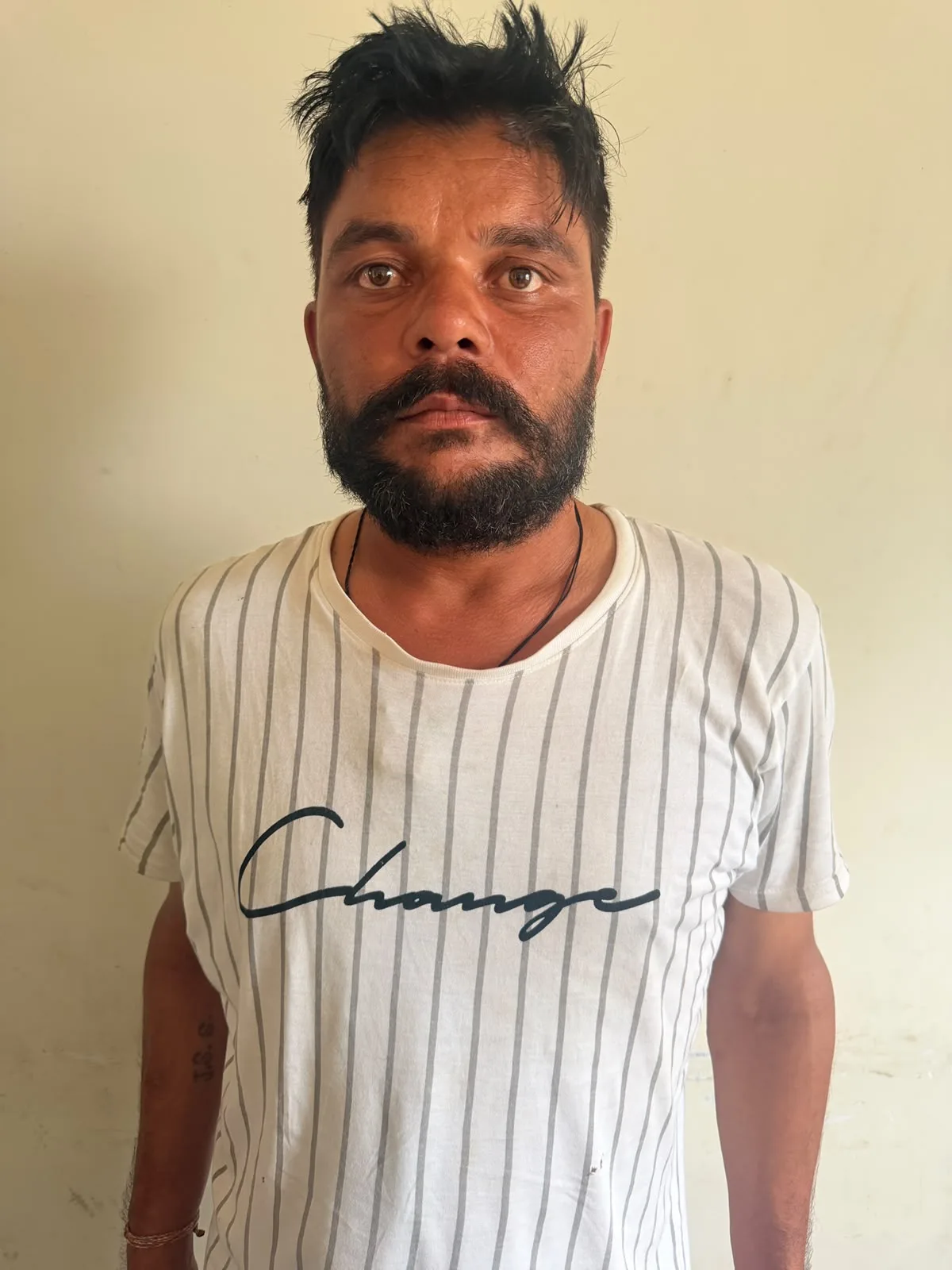शराब के नशे में पानी की टंकी पर चढ़ा युवक, कूदने की दी धमकी; पुलिस ने किया गिरफ्तार
