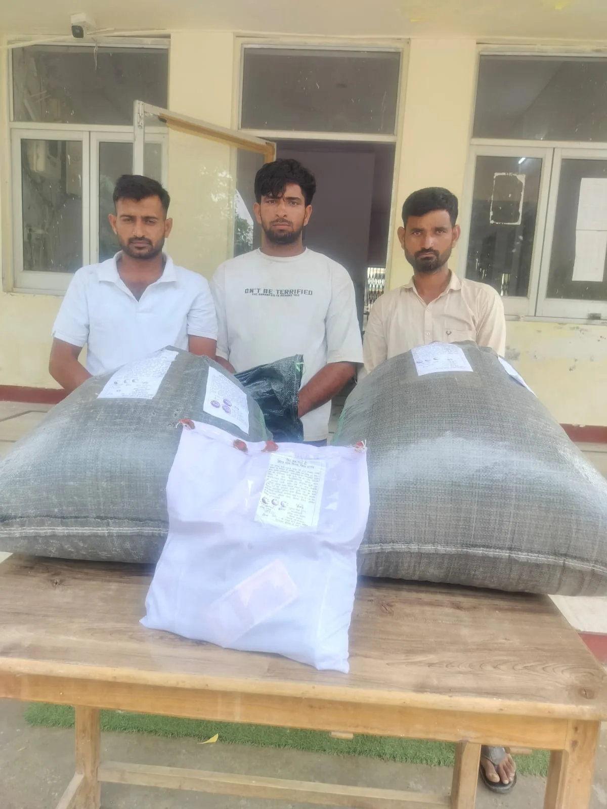 ट्रेलर सर्विस की आड़ में डोडा-पोस्त तस्करी का पर्दाफाश, चार गिरफ्तार