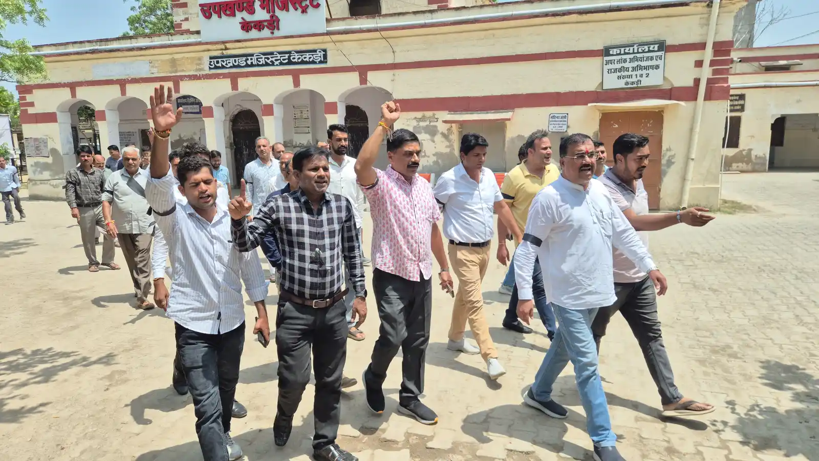 काली पट्टी बांधकर अधिवक्ताओं ने मनाया ब्लैक डे,चुनाव में - जो जिले की बात कहेगा, वही केकड़ी पर राज करेगा